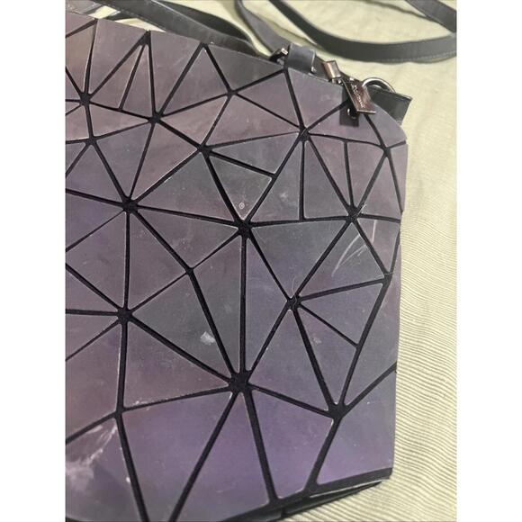 Geometric Luminous Purses and Handbags for Women Holographic Reflective Crossbod - Picture 3 of 15